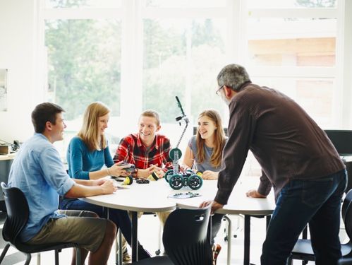 超级蜂巢 全方位创业服务体系，以专业财务咨询为创业者保驾护航